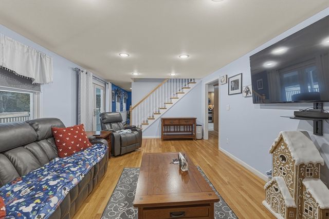 125 Doctor Braley Rd, Freetown, MA 02717