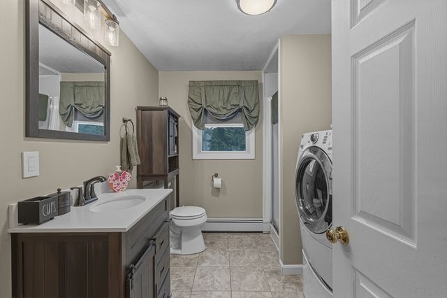 125 Doctor Braley Rd, Freetown, MA 02717