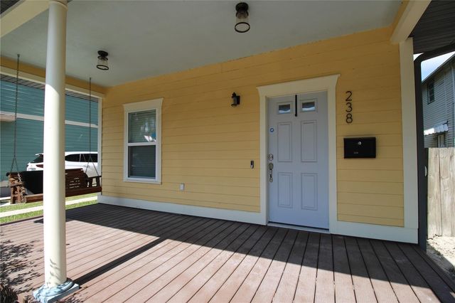 238 NE 9TH STREET, Gainesville, FL 32601