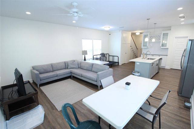 238 NE 9TH STREET, Gainesville, FL 32601