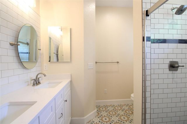 238 NE 9TH STREET, Gainesville, FL 32601