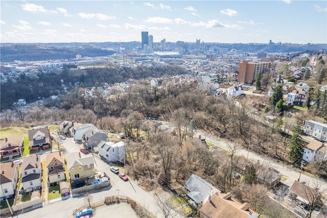 0 Noster St, Spring Hill, PA 15212