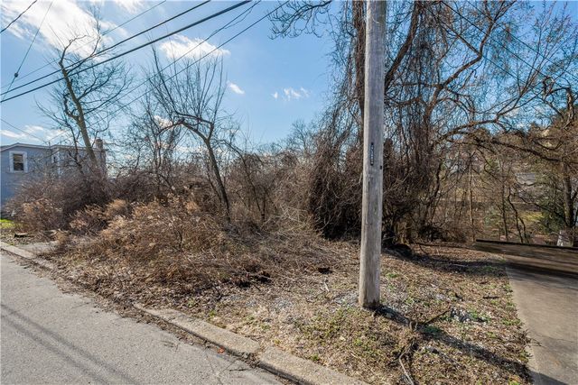 0 Noster St, Spring Hill, PA 15212