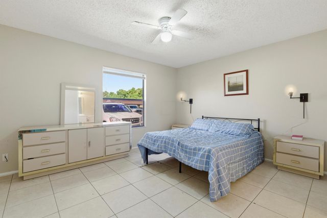 2832 Stoneway Lane B, Fort Pierce, FL 34982