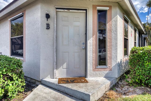 2832 Stoneway Lane B, Fort Pierce, FL 34982