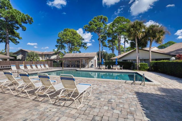 2832 Stoneway Lane B, Fort Pierce, FL 34982