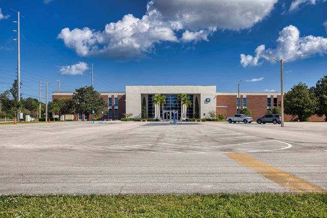 2832 Stoneway Lane B, Fort Pierce, FL 34982