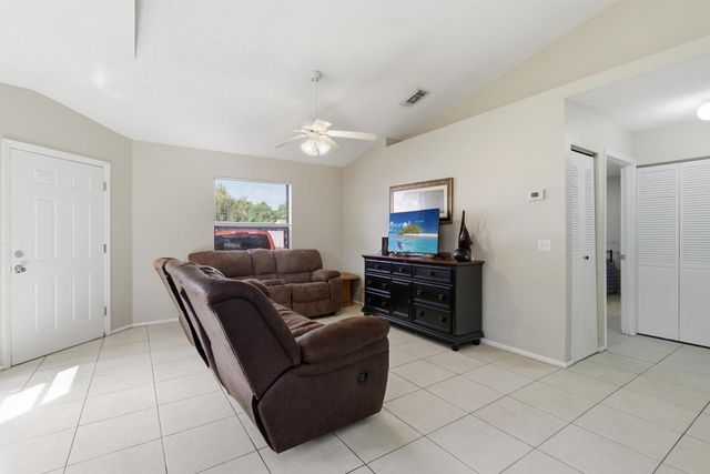 2832 Stoneway Lane B, Fort Pierce, FL 34982