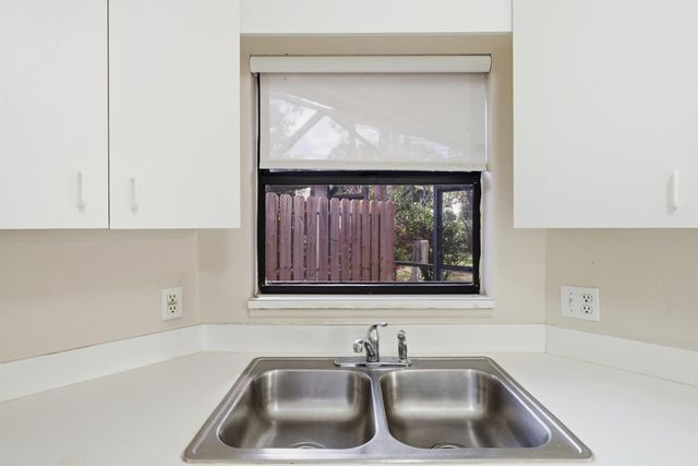 2832 Stoneway Lane B, Fort Pierce, FL 34982