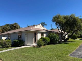 2832 Stoneway Lane B, Fort Pierce, FL 34982