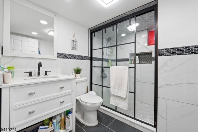 103 W Price St, Linden City, NJ 07036