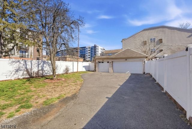 103 W Price St, Linden City, NJ 07036