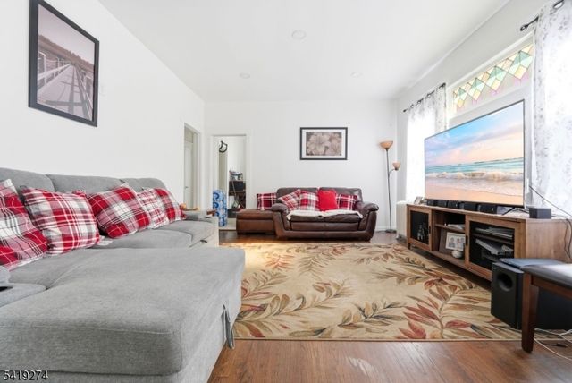 103 W Price St, Linden City, NJ 07036