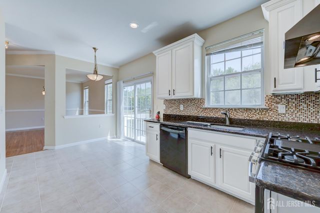 32 Carnation Road, Monroe, NJ 08831