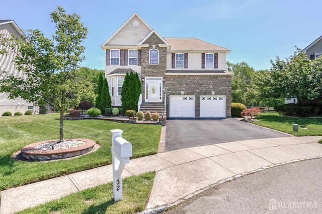 32 Carnation Road, Monroe, NJ 08831