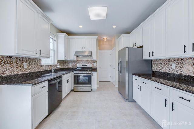 32 Carnation Road, Monroe, NJ 08831