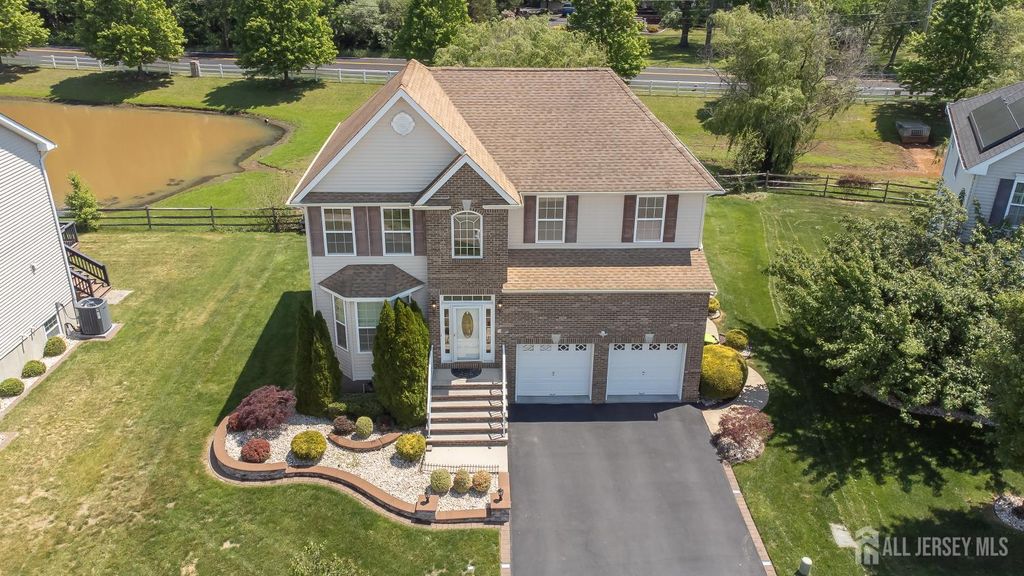 32 Carnation Road, Monroe, NJ 08831