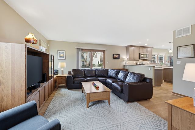 1846 Baltimore Drive, Elk Grove Village, IL 60007