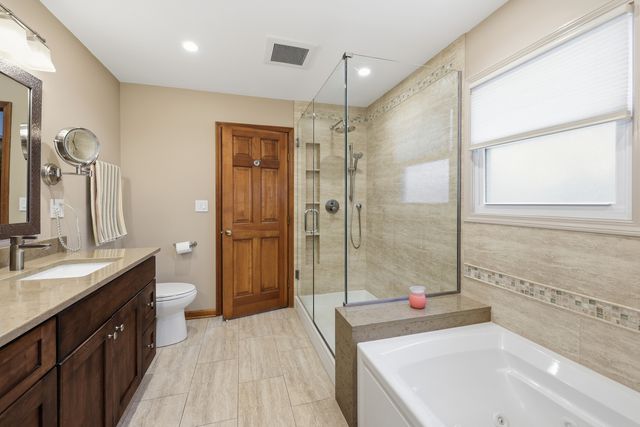 1846 Baltimore Drive, Elk Grove Village, IL 60007