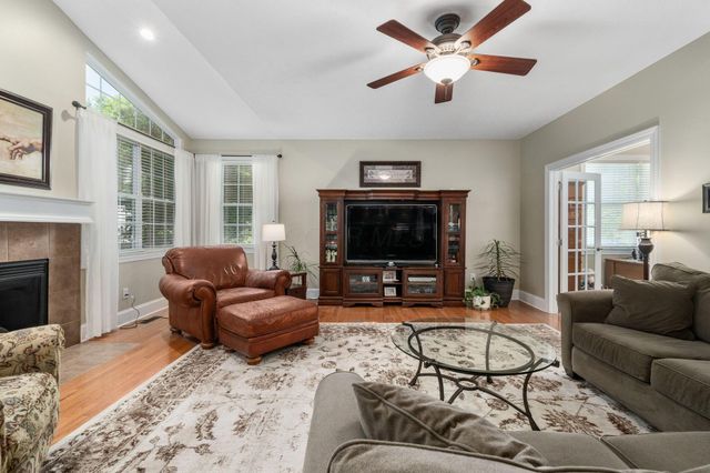 621 Canteridge Drive, Pickerington, OH 43147