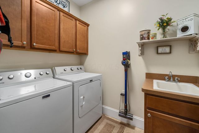 621 Canteridge Drive, Pickerington, OH 43147