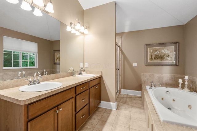 621 Canteridge Drive, Pickerington, OH 43147