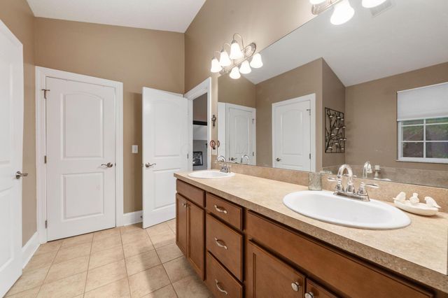 621 Canteridge Drive, Pickerington, OH 43147