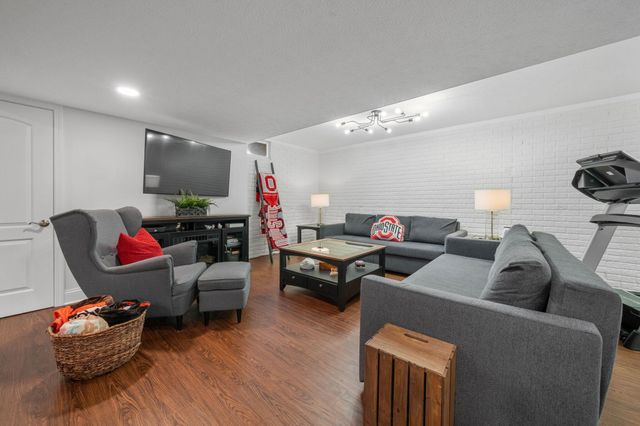 621 Canteridge Drive, Pickerington, OH 43147