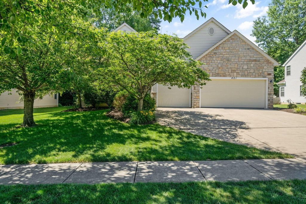 621 Canteridge Drive, Pickerington, OH 43147