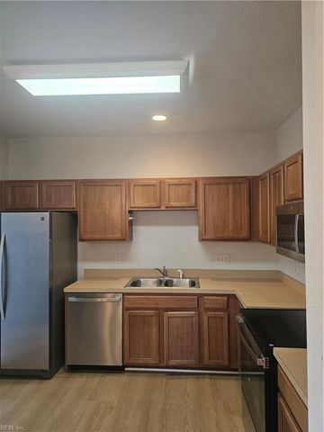 604 Teton CIR, Suffolk, VA 23435