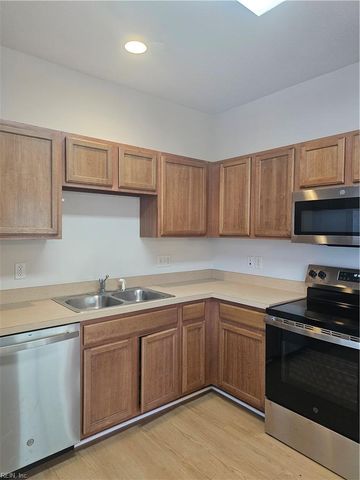 604 Teton CIR, Suffolk, VA 23435
