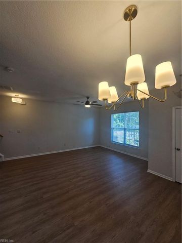 604 Teton CIR, Suffolk, VA 23435