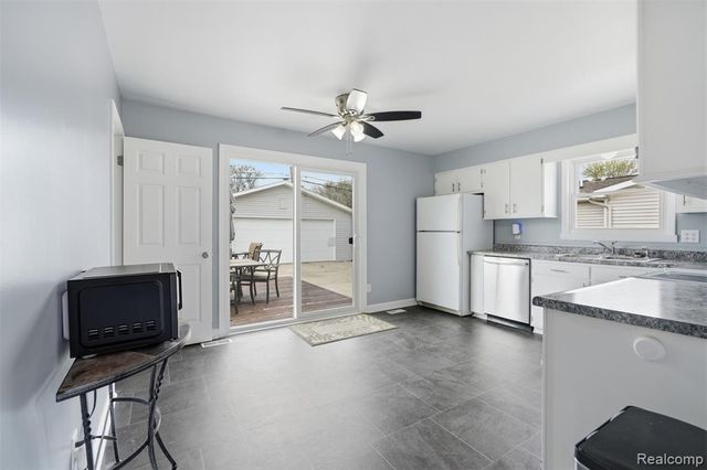5208 Don Shenk Drive, Swartz Creek, MI 48473