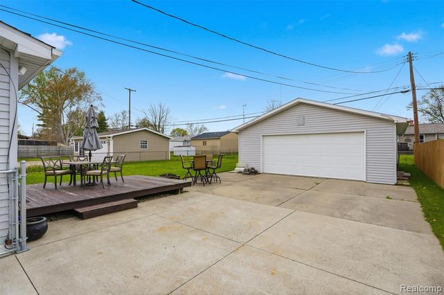 5208 Don Shenk Drive, Swartz Creek, MI 48473