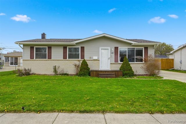 5208 Don Shenk Drive, Swartz Creek, MI 48473