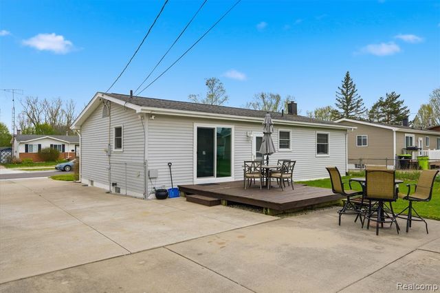 5208 Don Shenk Drive, Swartz Creek, MI 48473