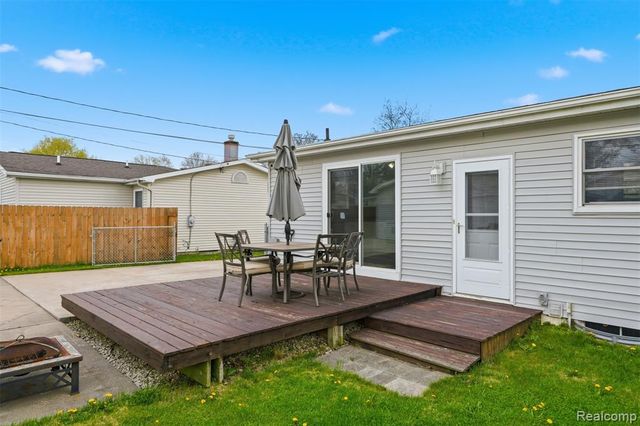 5208 Don Shenk Drive, Swartz Creek, MI 48473