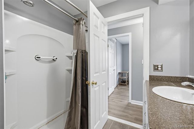 5208 Don Shenk Drive, Swartz Creek, MI 48473