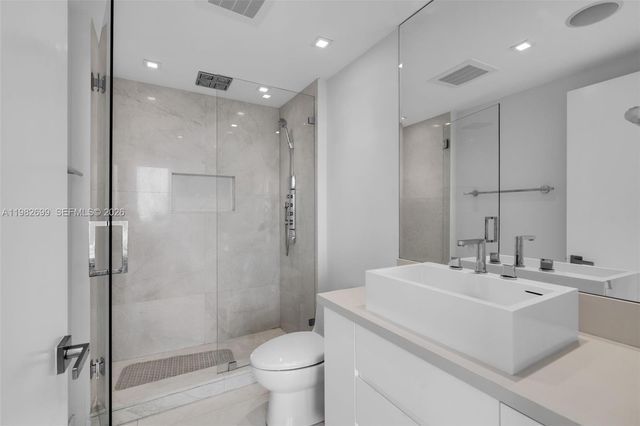 1331 Brickell Bay Dr 3703, Miami, FL 33131