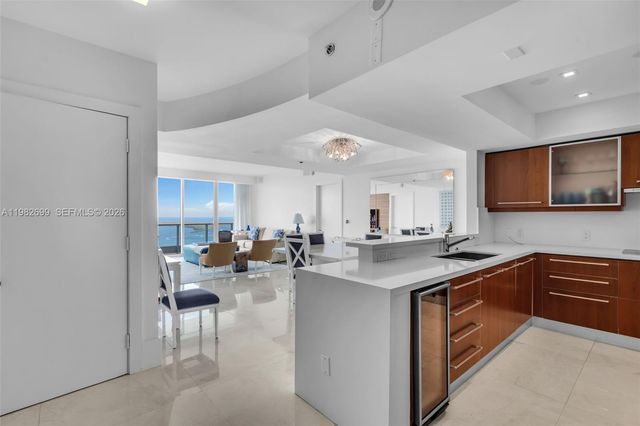 1331 Brickell Bay Dr 3703, Miami, FL 33131