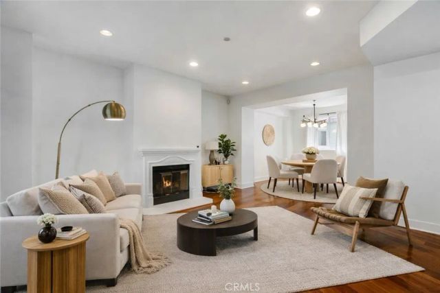 6300 Honolulu 205, La Crescenta, CA 91214