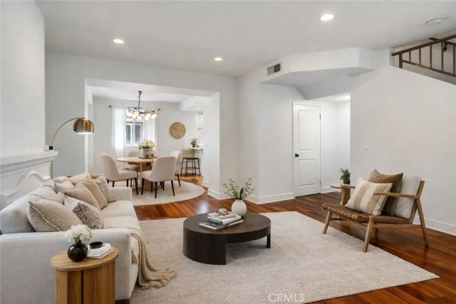 6300 Honolulu 205, La Crescenta, CA 91214