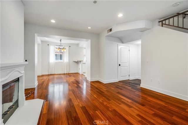 6300 Honolulu 205, La Crescenta, CA 91214