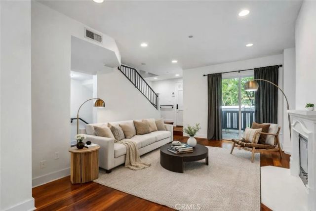 6300 Honolulu 205, La Crescenta, CA 91214
