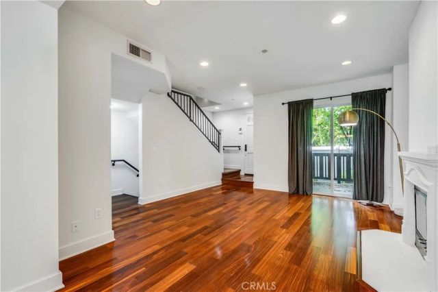 6300 Honolulu 205, La Crescenta, CA 91214