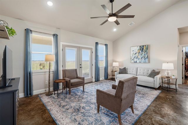 1000 Apache TRL, Rockdale, TX 76567