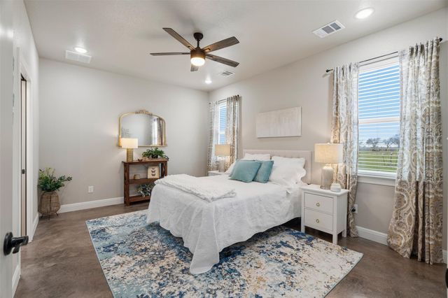 1000 Apache TRL, Rockdale, TX 76567