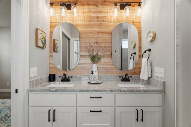 1000 Apache TRL, Rockdale, TX 76567