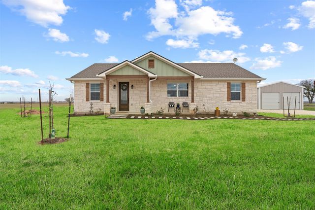 1000 Apache TRL, Rockdale, TX 76567
