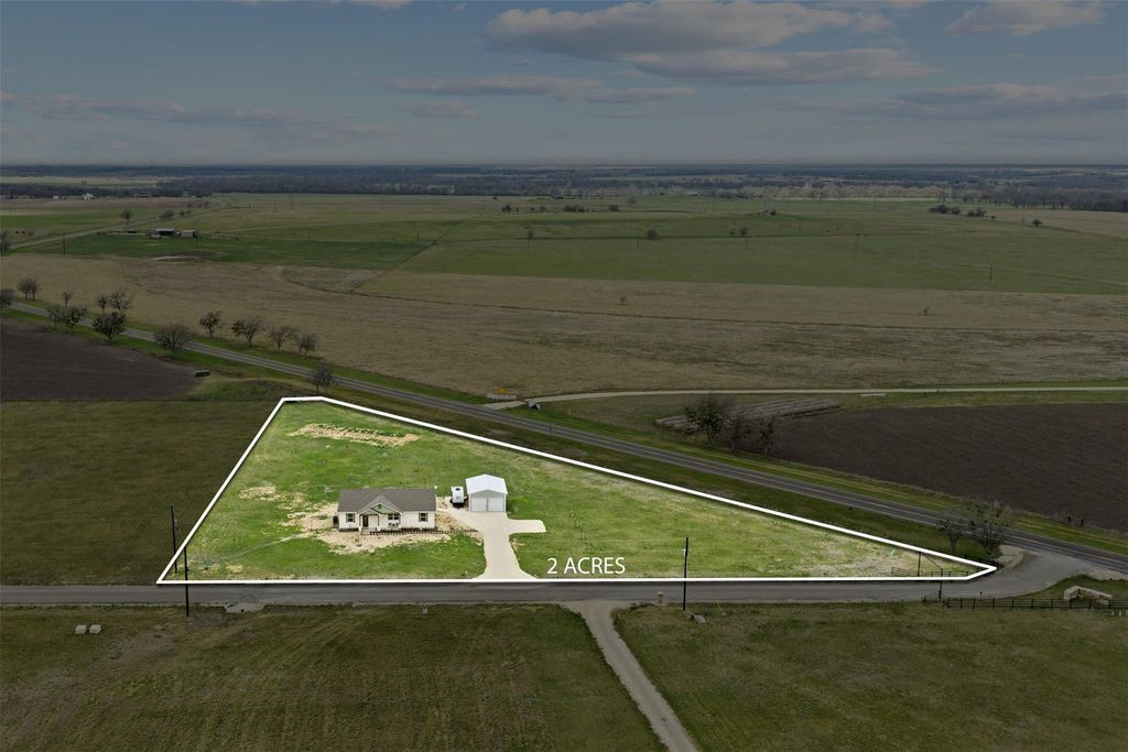 1000 Apache TRL, Rockdale, TX 76567